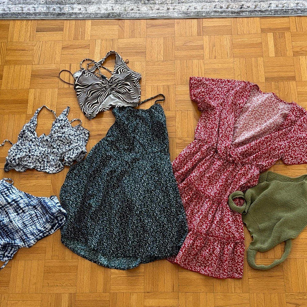 Lot of Stylish Shein Women's Dresses
and Tops Collection S